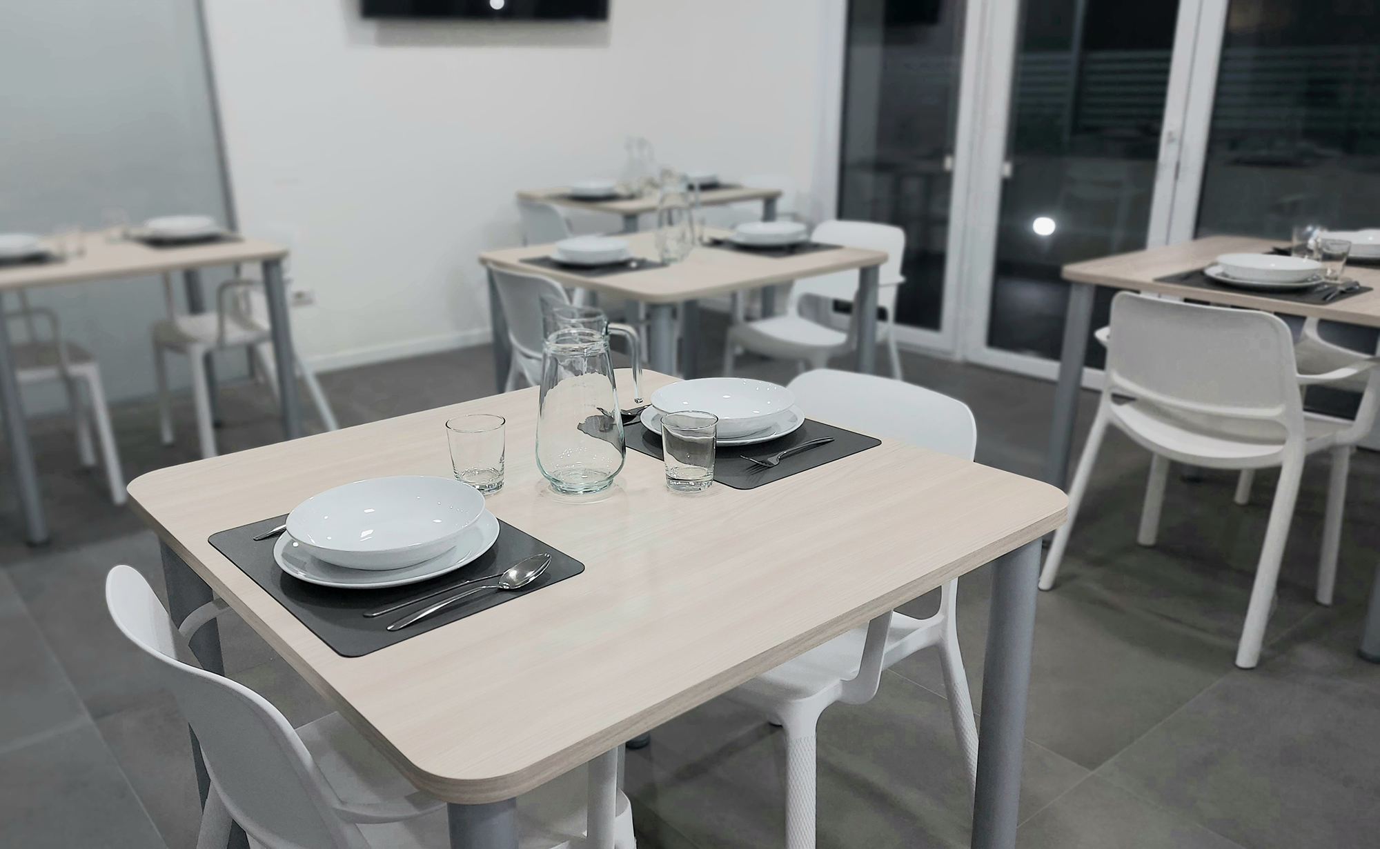 La struttura privata “Oasi Grazia” (Residenza Assistenziale Alberghiera R.A.A.) fornisce servizi assistenziali e ricreativi, alberghieri e residenziali, a Gela, Sicilia